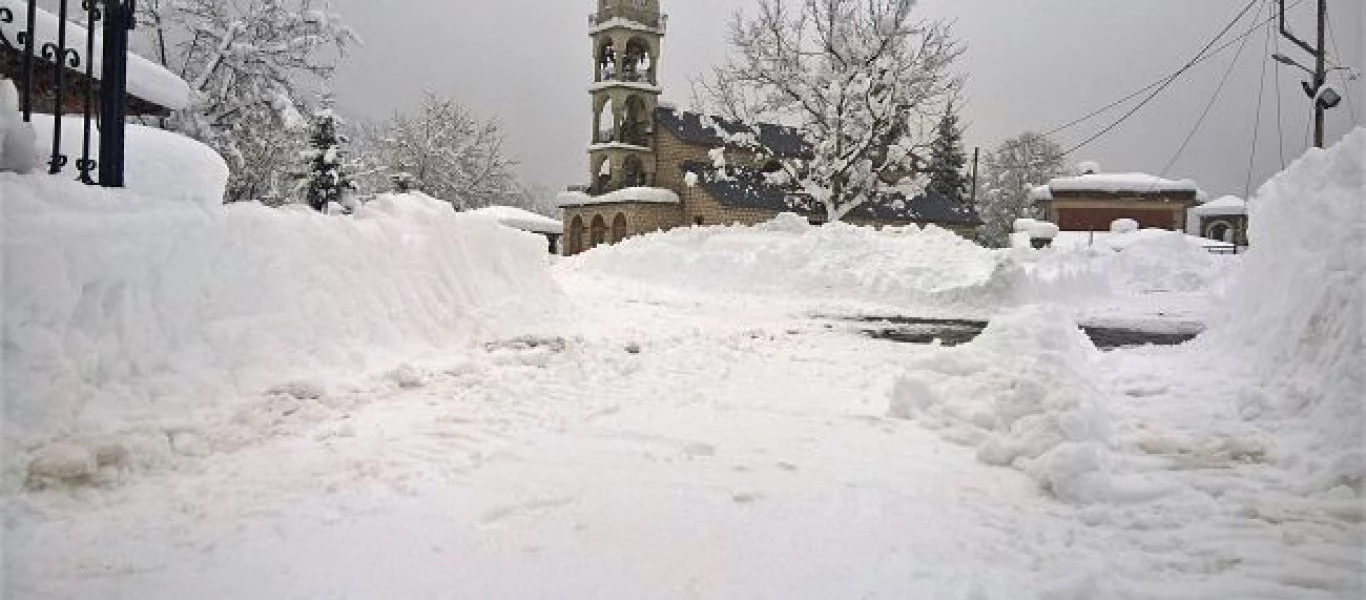 Πτολεμαΐδα: 30 άτομα εγκλωβίστηκαν από τα χιόνια σε καταφύγιο